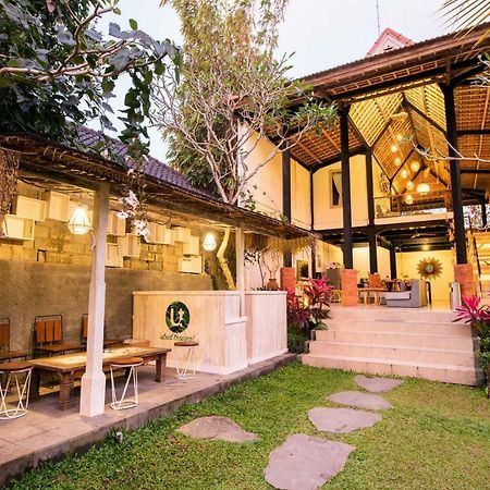 Ubud Tropical Exterior photo