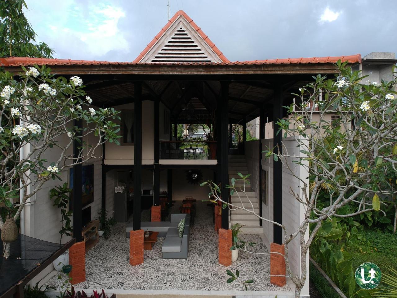 Ubud Tropical Exterior photo