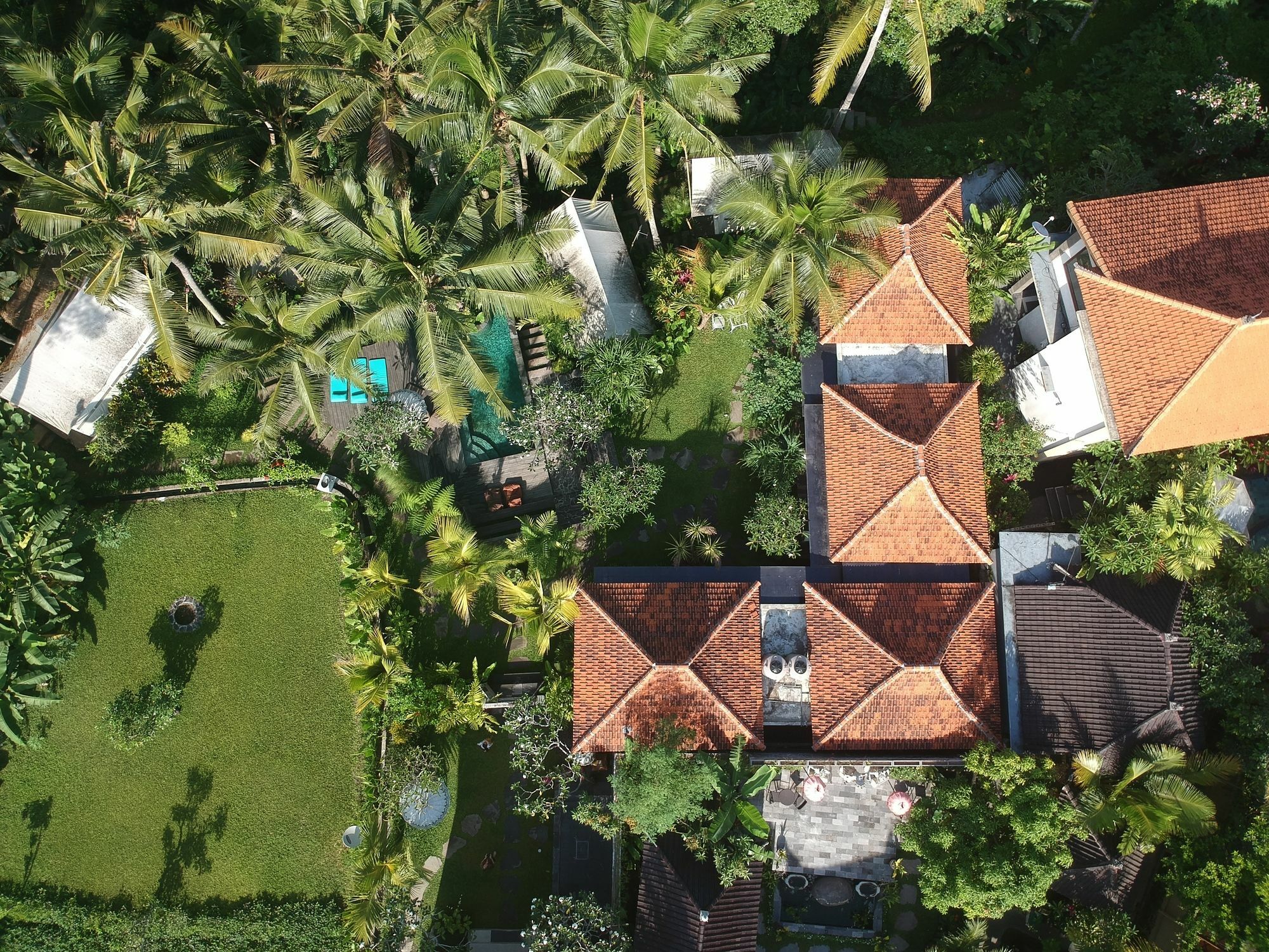 Ubud Tropical Exterior photo