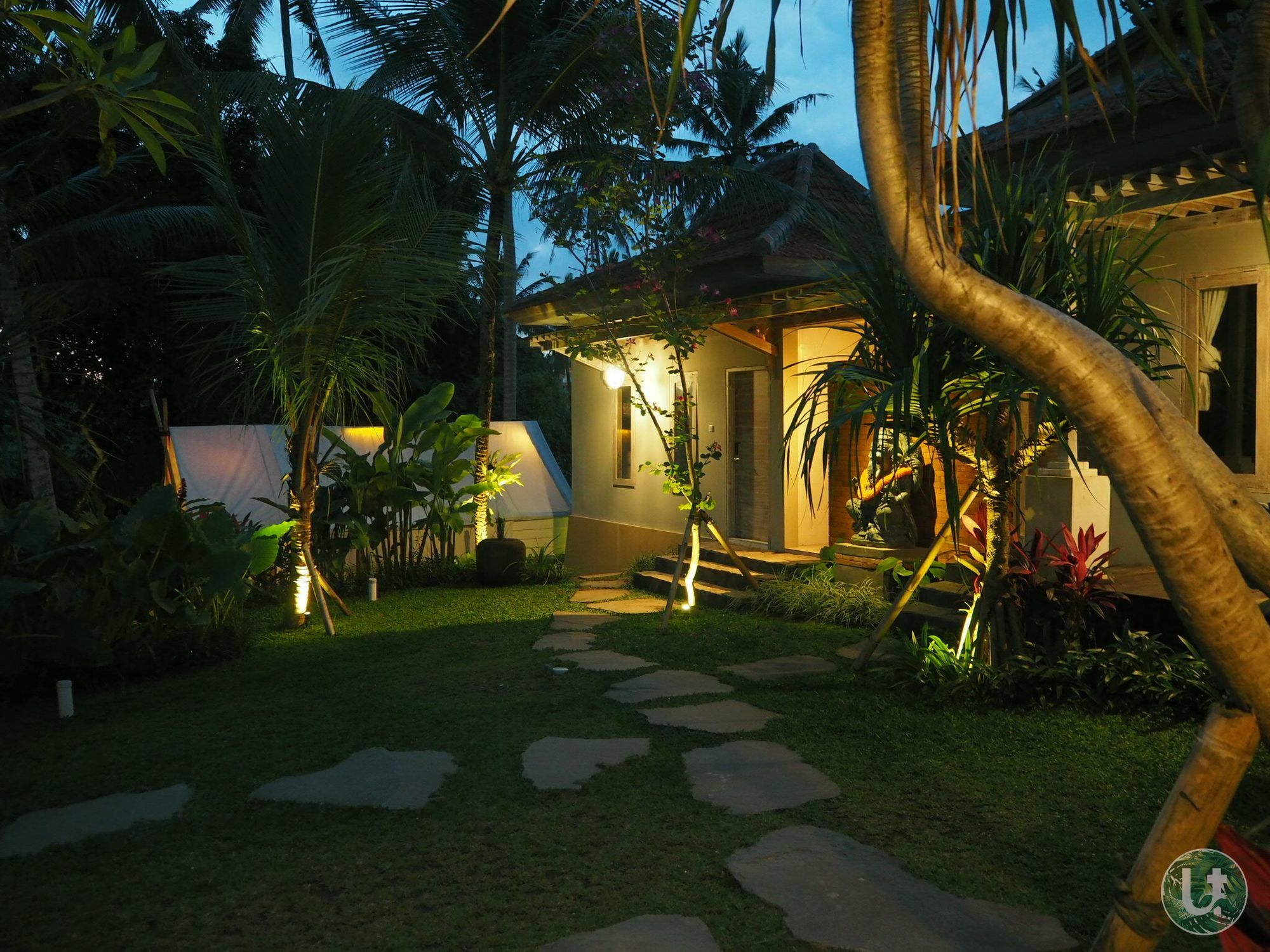 Ubud Tropical Exterior photo