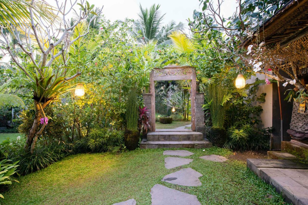 Ubud Tropical Exterior photo