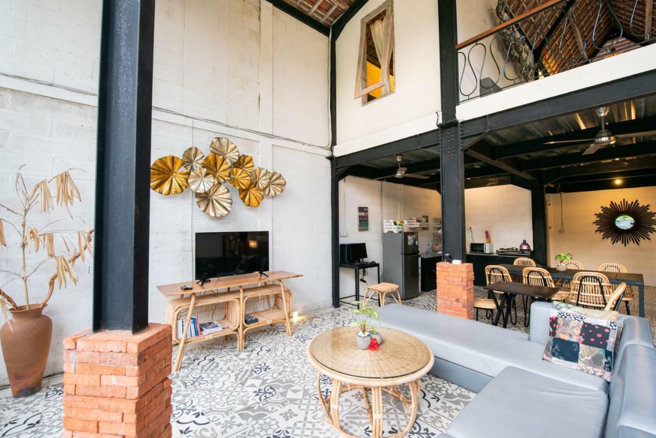 Ubud Tropical Exterior photo